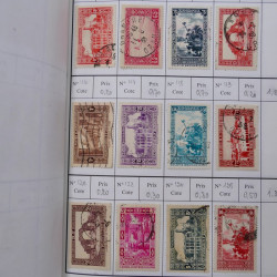 Lot de timbres d'Algérie, Maroc, Tunisie en 7 carnets à choix.