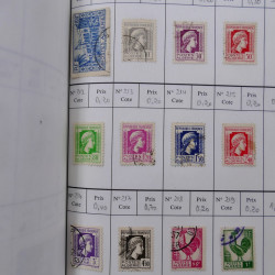 Lot de timbres d'Algérie, Maroc, Tunisie en 7 carnets à choix.
