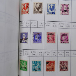 Lot de timbres d'Algérie, Maroc, Tunisie en 7 carnets à choix.