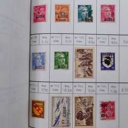Lot de timbres d'Algérie, Maroc, Tunisie en 7 carnets à choix.