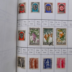 Lot de timbres d'Algérie, Maroc, Tunisie en 7 carnets à choix.