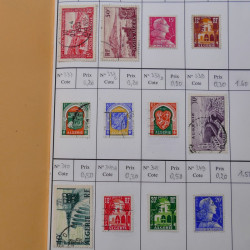 Lot de timbres d'Algérie, Maroc, Tunisie en 7 carnets à choix.