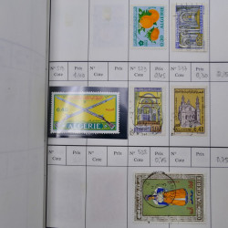 Lot de timbres d'Algérie, Maroc, Tunisie en 7 carnets à choix.