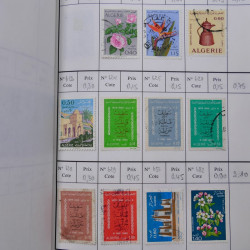 Lot de timbres d'Algérie, Maroc, Tunisie en 7 carnets à choix.