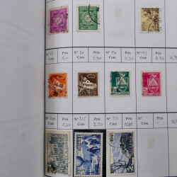 Lot de timbres d'Algérie, Maroc, Tunisie en 7 carnets à choix.