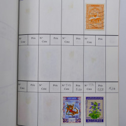 Lot de timbres d'Algérie, Maroc, Tunisie en 7 carnets à choix.