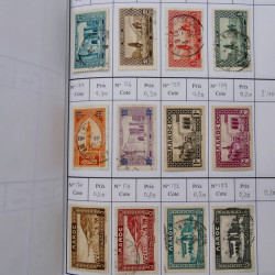 Lot de timbres d'Algérie, Maroc, Tunisie en 7 carnets à choix.