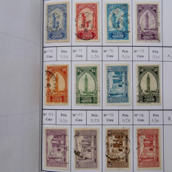 Lot de timbres d'Algérie, Maroc, Tunisie en 7 carnets à choix.