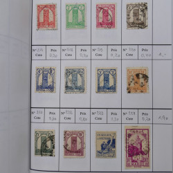 Lot de timbres d'Algérie, Maroc, Tunisie en 7 carnets à choix.