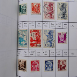 Lot de timbres d'Algérie, Maroc, Tunisie en 7 carnets à choix.