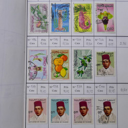 Lot de timbres d'Algérie, Maroc, Tunisie en 7 carnets à choix.