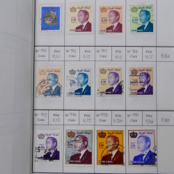 Lot de timbres d'Algérie, Maroc, Tunisie en 7 carnets à choix.