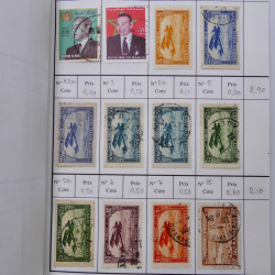 Lot de timbres d'Algérie, Maroc, Tunisie en 7 carnets à choix.