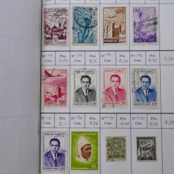 Lot de timbres d'Algérie, Maroc, Tunisie en 7 carnets à choix.