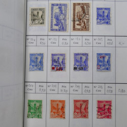 Lot de timbres d'Algérie, Maroc, Tunisie en 7 carnets à choix.