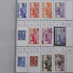 Lot de timbres d'Algérie, Maroc, Tunisie en 7 carnets à choix.