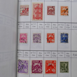 Lot de timbres d'Algérie, Maroc, Tunisie en 7 carnets à choix.