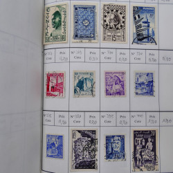 Lot de timbres d'Algérie, Maroc, Tunisie en 7 carnets à choix.