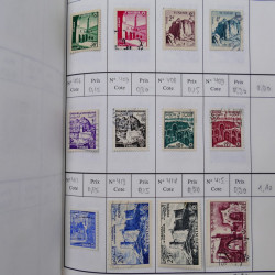 Lot de timbres d'Algérie, Maroc, Tunisie en 7 carnets à choix.