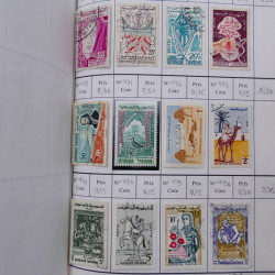 Lot de timbres d'Algérie, Maroc, Tunisie en 7 carnets à choix.
