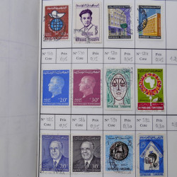 Lot de timbres d'Algérie, Maroc, Tunisie en 7 carnets à choix.