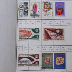 Lot de timbres d'Algérie, Maroc, Tunisie en 7 carnets à choix.