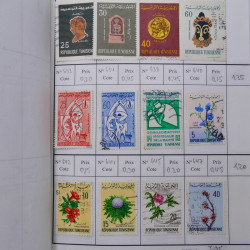 Lot de timbres d'Algérie, Maroc, Tunisie en 7 carnets à choix.