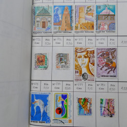 Lot de timbres d'Algérie, Maroc, Tunisie en 7 carnets à choix.