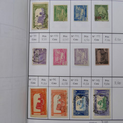 Lot de timbres d'Algérie, Maroc, Tunisie en 7 carnets à choix.