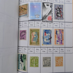 Lot de timbres d'Algérie, Maroc, Tunisie en 7 carnets à choix.