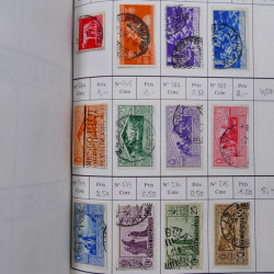 Lot de timbres d'Italie 1863-2000 neufs et oblitérés en 6 carnets à choix.