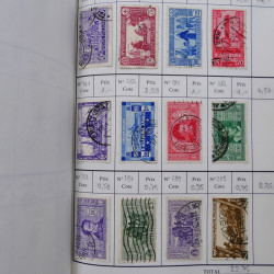 Lot de timbres d'Italie 1863-2000 neufs et oblitérés en 6 carnets à choix.