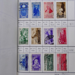 Lot de timbres d'Italie 1863-2000 neufs et oblitérés en 6 carnets à choix.