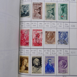 Lot de timbres d'Italie 1863-2000 neufs et oblitérés en 6 carnets à choix.