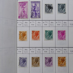 Lot de timbres d'Italie 1863-2000 neufs et oblitérés en 6 carnets à choix.
