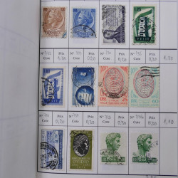 Lot de timbres d'Italie 1863-2000 neufs et oblitérés en 6 carnets à choix.