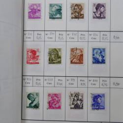 Lot de timbres d'Italie 1863-2000 neufs et oblitérés en 6 carnets à choix.