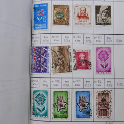 Lot de timbres d'Italie 1863-2000 neufs et oblitérés en 6 carnets à choix.
