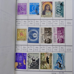 Lot de timbres d'Italie 1863-2000 neufs et oblitérés en 6 carnets à choix.