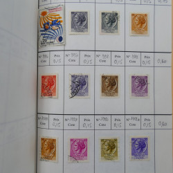 Lot de timbres d'Italie 1863-2000 neufs et oblitérés en 6 carnets à choix.