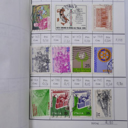 Lot de timbres d'Italie 1863-2000 neufs et oblitérés en 6 carnets à choix.