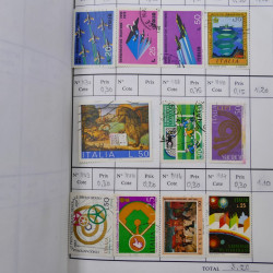 Lot de timbres d'Italie 1863-2000 neufs et oblitérés en 6 carnets à choix.