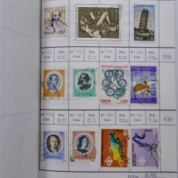 Lot de timbres d'Italie 1863-2000 neufs et oblitérés en 6 carnets à choix.