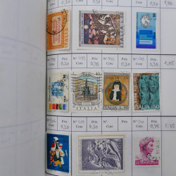 Lot de timbres d'Italie 1863-2000 neufs et oblitérés en 6 carnets à choix.