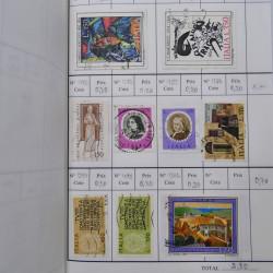Lot de timbres d'Italie 1863-2000 neufs et oblitérés en 6 carnets à choix.