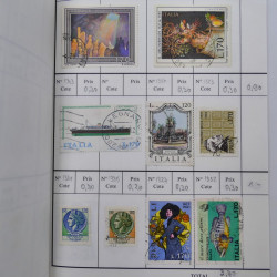 Lot de timbres d'Italie 1863-2000 neufs et oblitérés en 6 carnets à choix.