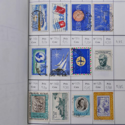 Lot de timbres d'Italie 1863-2000 neufs et oblitérés en 6 carnets à choix.