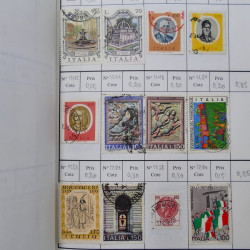 Lot de timbres d'Italie 1863-2000 neufs et oblitérés en 6 carnets à choix.