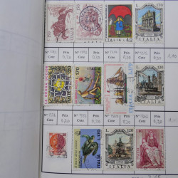 Lot de timbres d'Italie 1863-2000 neufs et oblitérés en 6 carnets à choix.