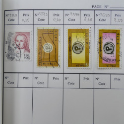 Lot de timbres d'Italie 1863-2000 neufs et oblitérés en 6 carnets à choix.